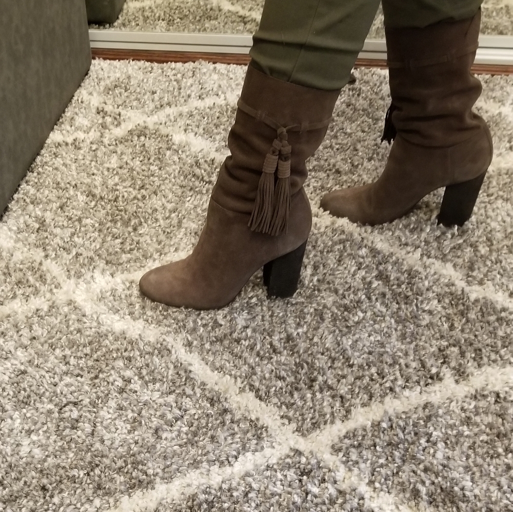 Vince Camuto boots - Picture 2 of 11